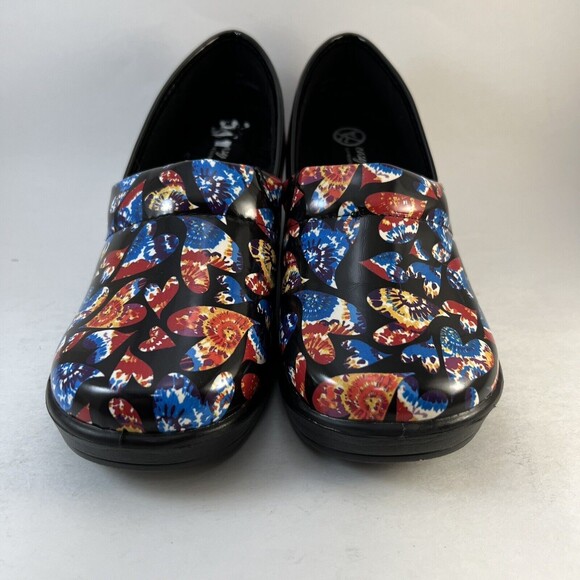 Easy Works By Easy Street Laurie 7.5 Clogs Tie Dye Hearts Slip Resistant NWOT - Picture 2 of 6
